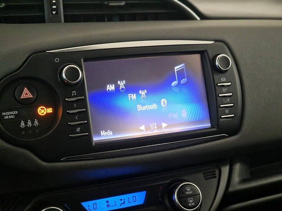 Toyota Yaris 15 of 18