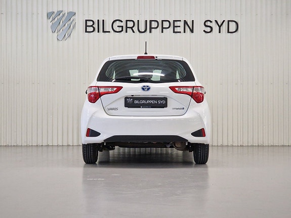 Toyota Yaris 6 of 18