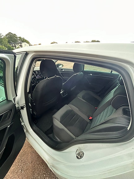 Volkswagen Golf VII 6 of 8