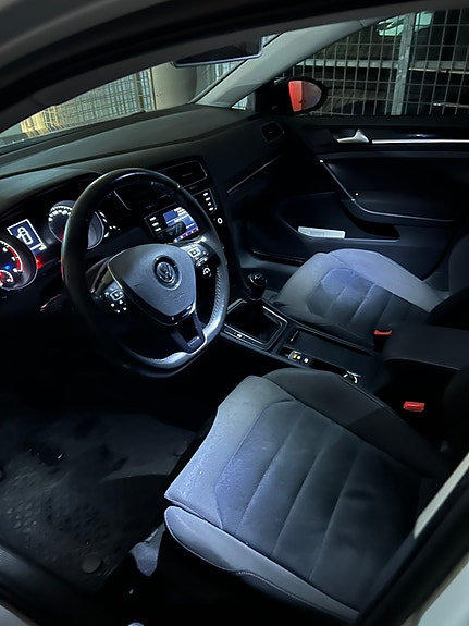 Volkswagen Golf VII 7 of 8
