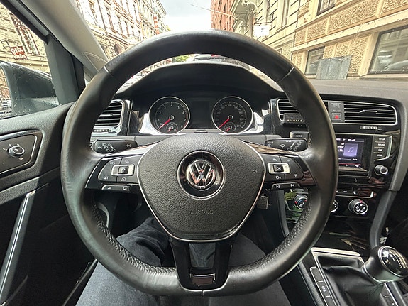 Volkswagen Golf VII 5 of 5