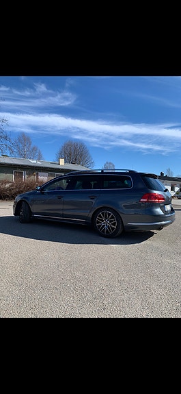 Volkswagen Passat 2 of 5