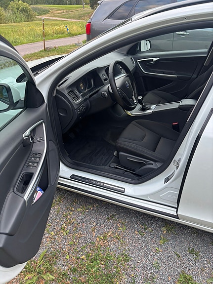 Volvo V60 5 of 8