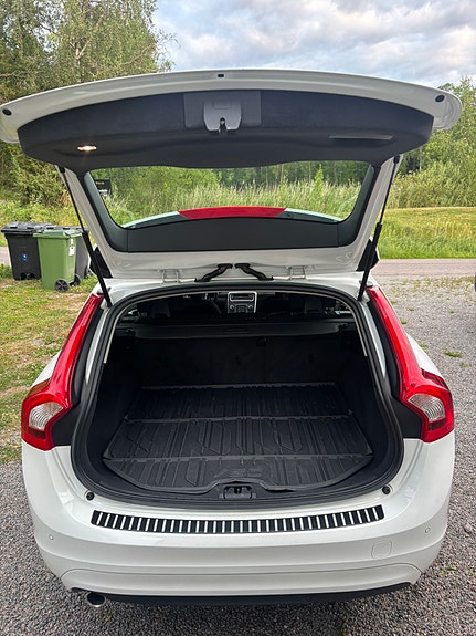 Volvo V60 4 of 8