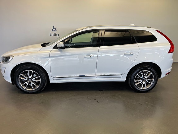 Volvo XC60 2 of 5
