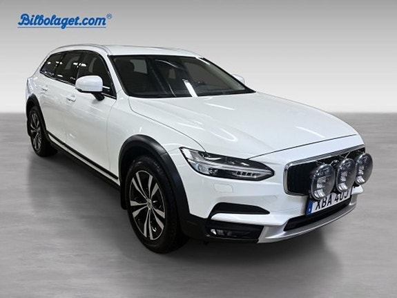 Volvo V90 Cross Country 3 of 5