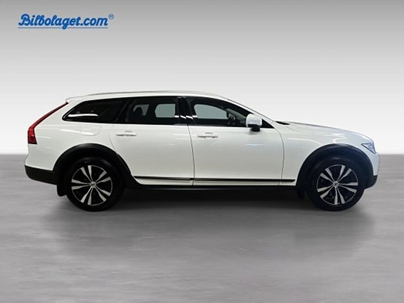 Volvo V90 Cross Country 4 of 5