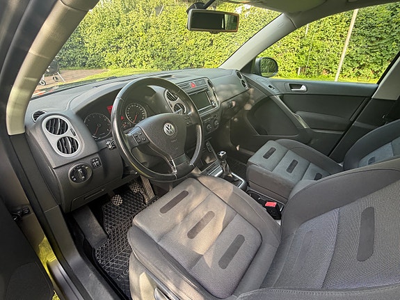 Volkswagen Tiguan 6 of 12