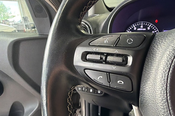 Kia Picanto 12 of 18