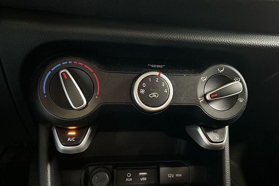 Kia Picanto 20 of 28
