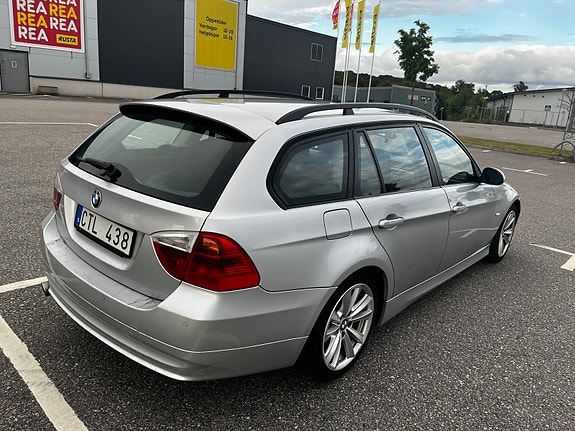 BMW 318d 3 of 7