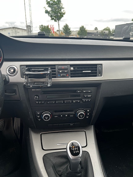 BMW 318d 6 of 7