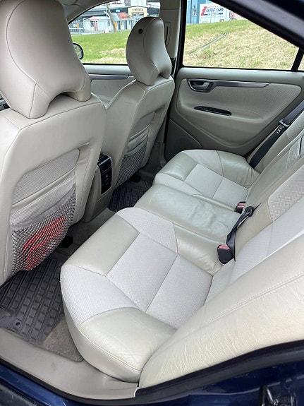 Volvo S60 15 of 18