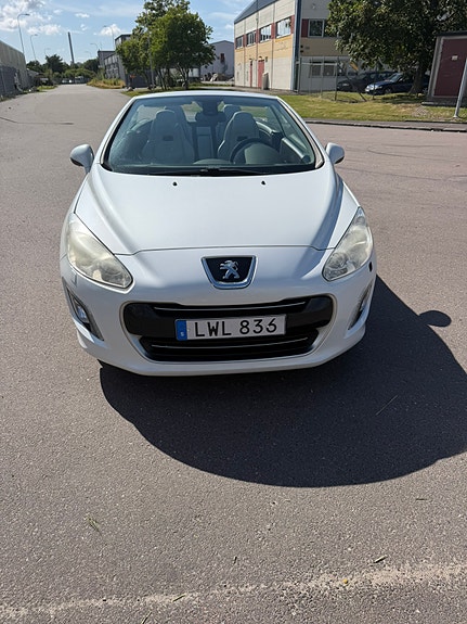 Peugeot 308 2 of 14