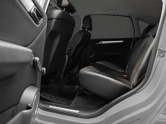 Mercedes-Benz B200 16 of 16