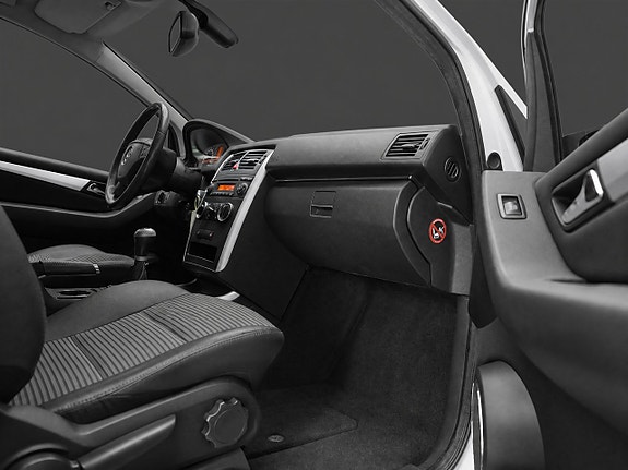 Mercedes-Benz B200 14 of 16