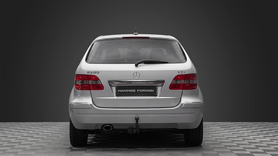 Mercedes-Benz B200 5 of 5