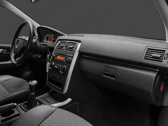 Mercedes-Benz B200 15 of 16