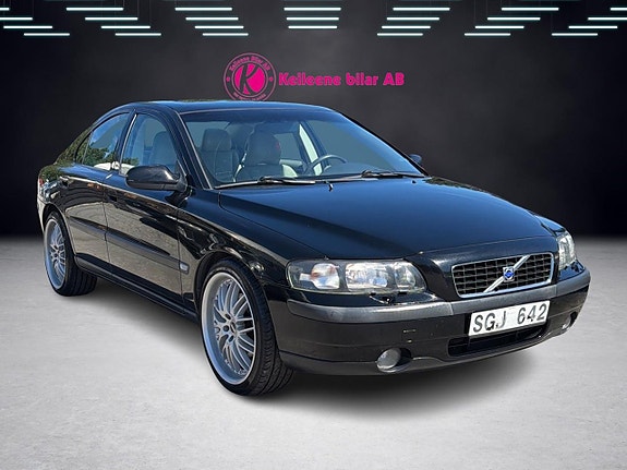 Volvo S60 4 of 5