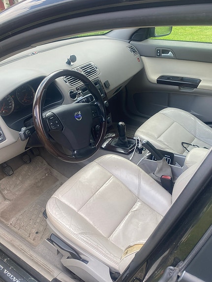 Volvo V50 2 of 2