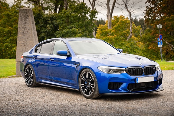 BMW M5 3 of 5