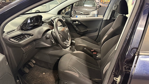 Peugeot 208 5 of 5