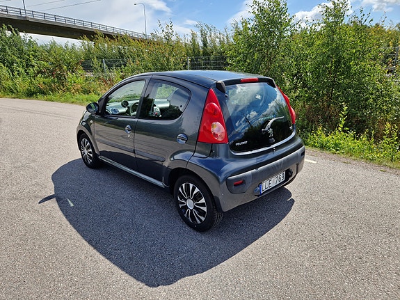 Peugeot 107 2 of 5