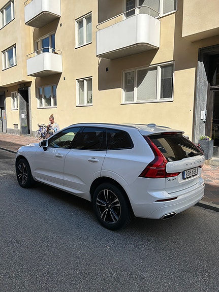 Volvo XC60 2 of 5
