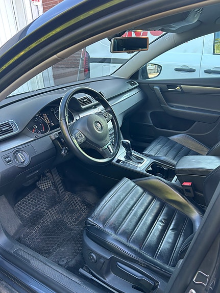 Volkswagen Passat 3 of 5