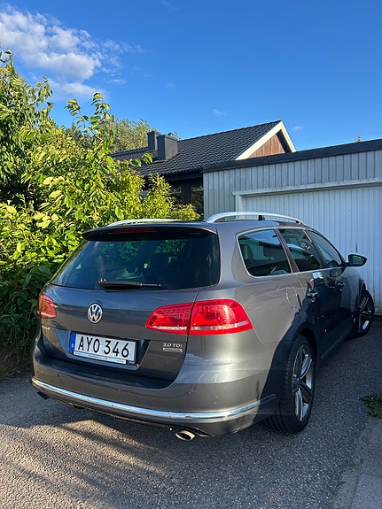 Volkswagen Passat 2 of 5