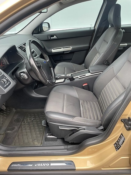 Volvo S40 5 of 5
