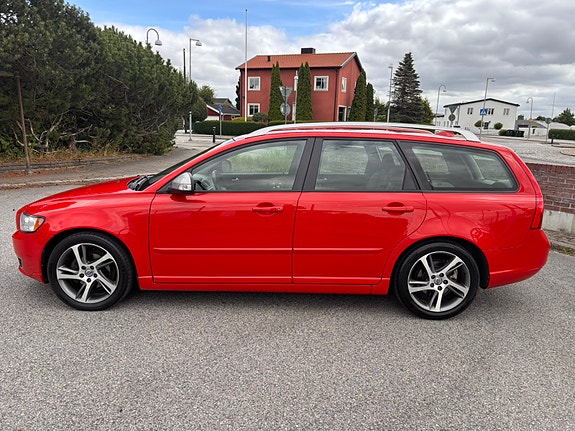 Volvo V50 2 of 11