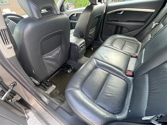Volvo V70 13 of 15