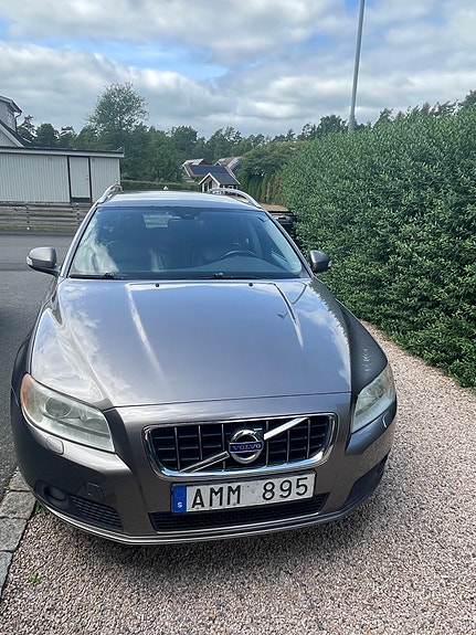 Volvo V70 3 of 15