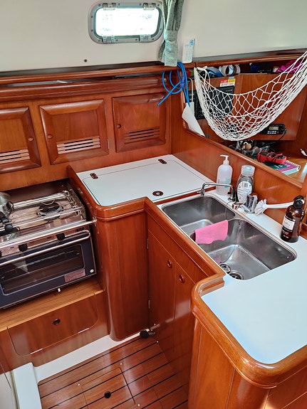 Beneteau oceanis 361 8 of 9
