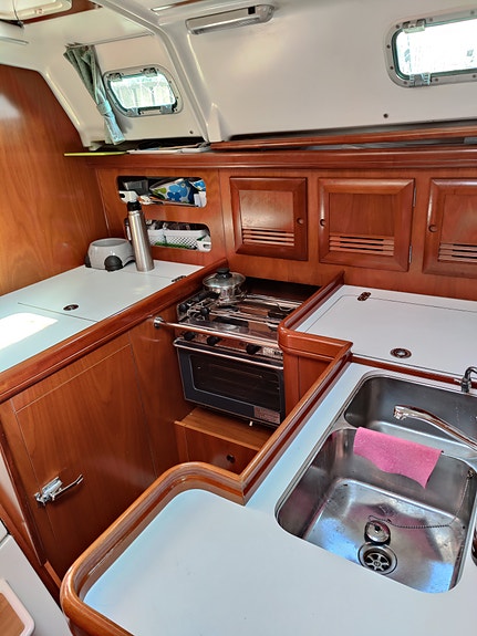 Beneteau oceanis 361 6 of 9
