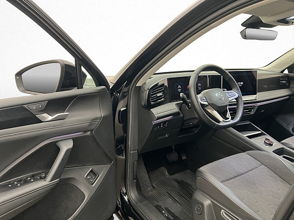 Volkswagen Tiguan 11 of 30