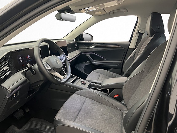 Volkswagen Tiguan 12 of 30