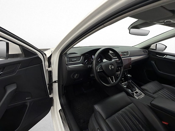 Skoda Superb 11 of 30