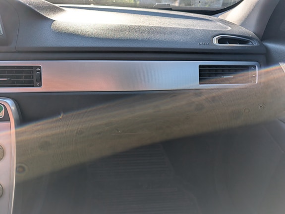 Volvo V70 4 of 5