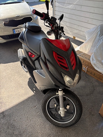 Yamaha Aerox 2-takt 3 of 3