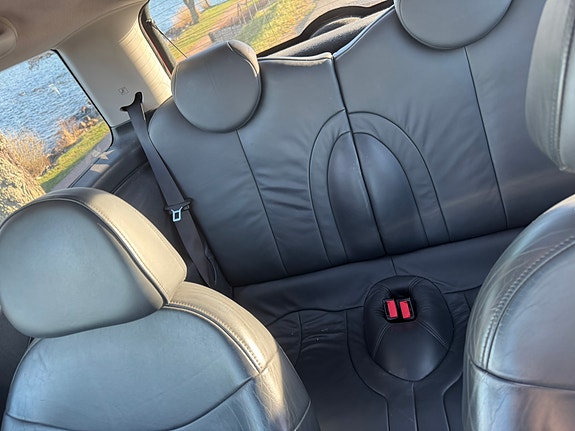MINI Cooper S 8 of 9