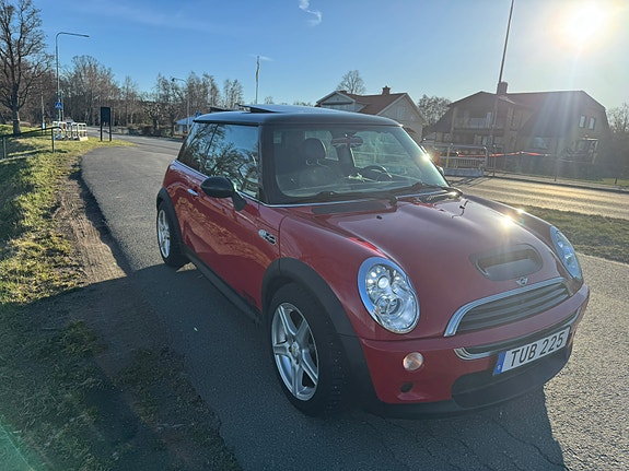 MINI Cooper S 3 of 5