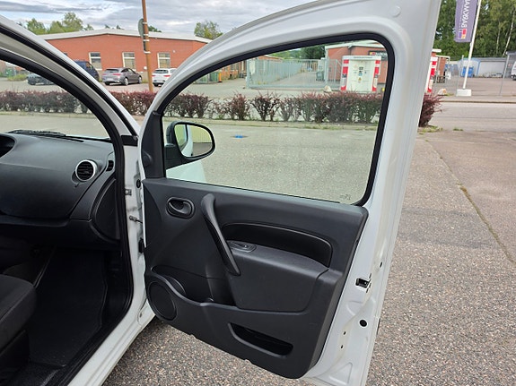 Renault Kangoo Express 21 of 29