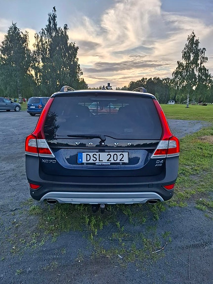 Volvo XC70 3 of 5