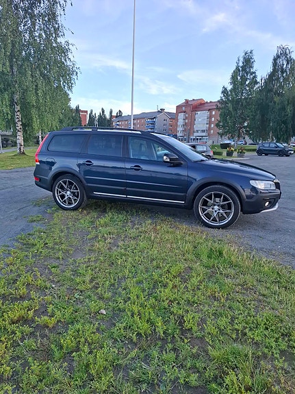 Volvo XC70 4 of 5