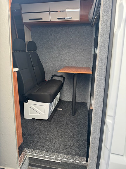 Mercedes-Benz Sprinter 3 of 5