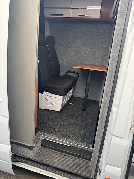 Mercedes-Benz Sprinter 4 of 5
