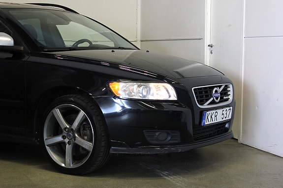 Volvo V50 2 of 14
