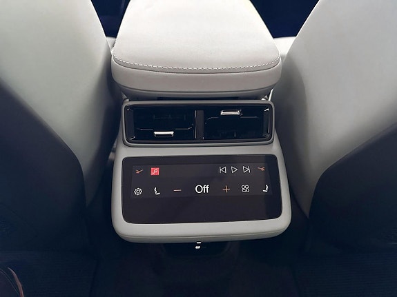 Polestar 4 9 of 11